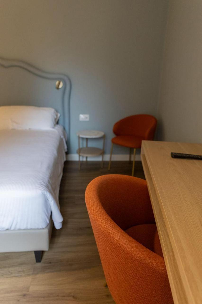 Shelley E Delle Palme, Bw Signature Collection Hotel