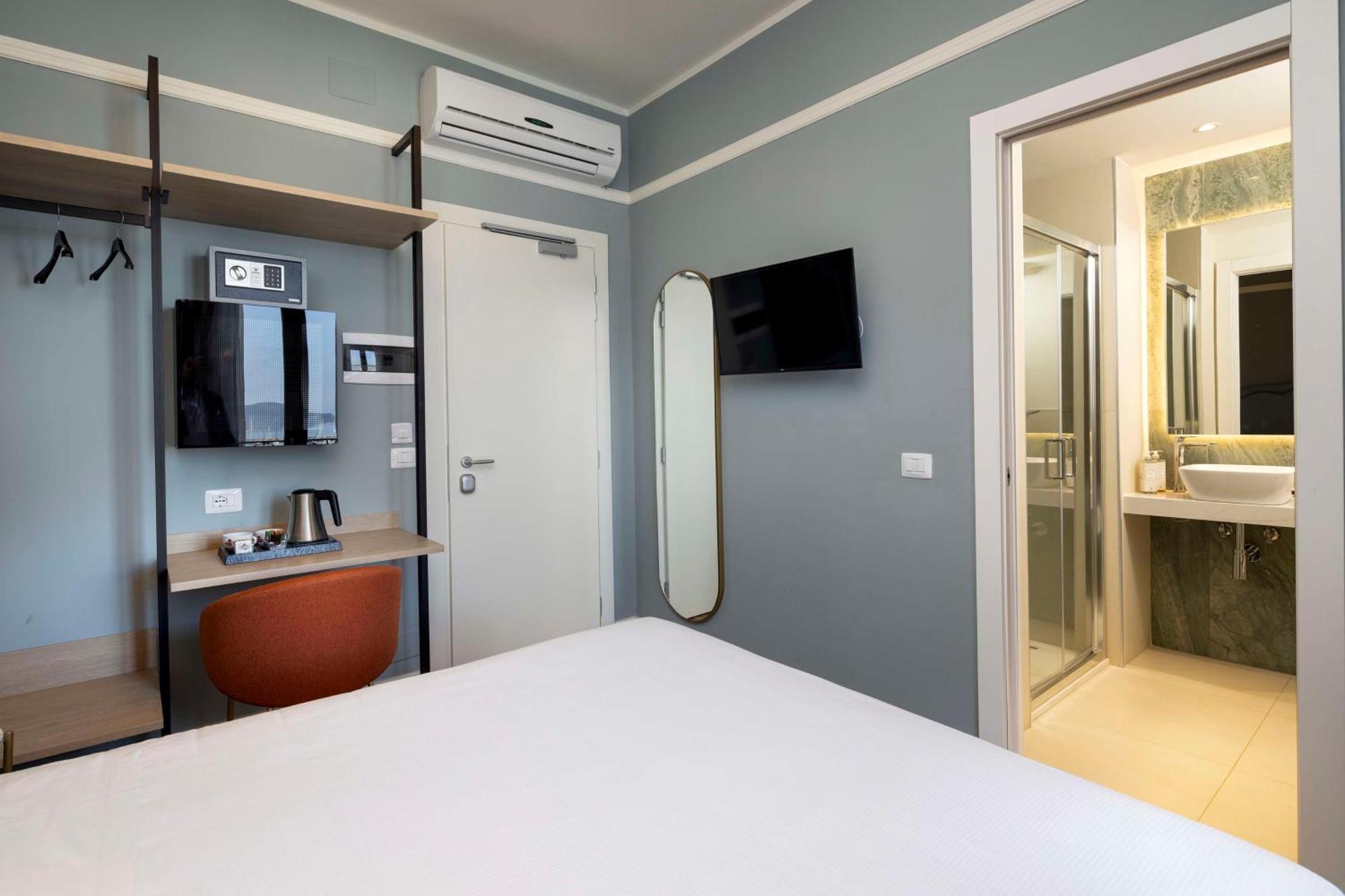 Shelley E Delle Palme, Bw Signature Collection Hotel 3*